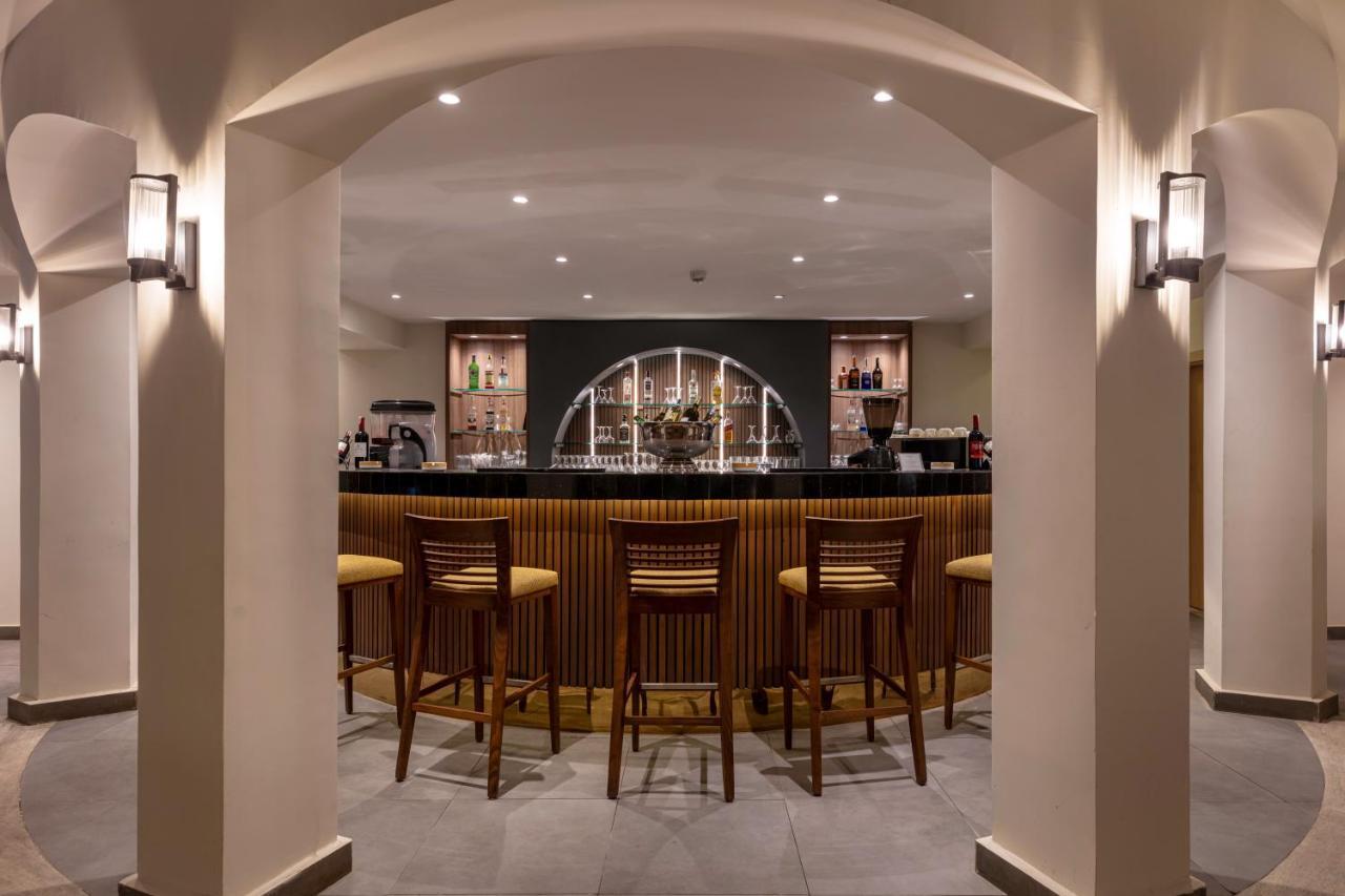 فندق ستيجنبرجر النيل الأقصر المظهر الخارجي الصورة The bar at the hotel